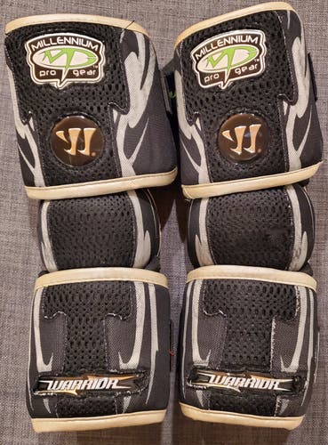 Medium Adult Warrio6 Arm Pads