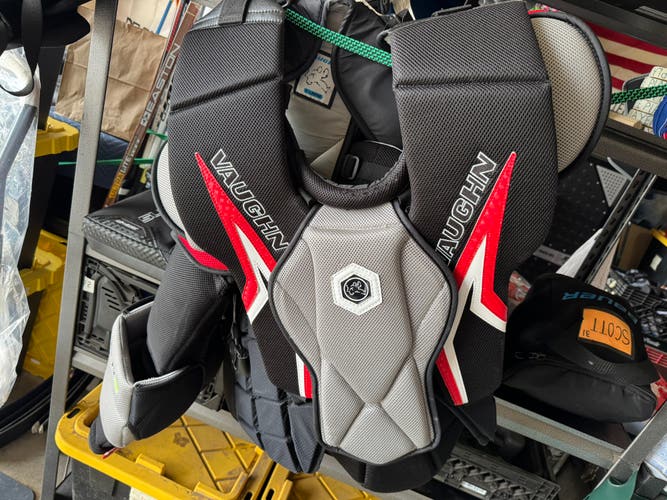 XL Vaughn SLR3 Goalie Chest Protector (Used)