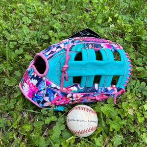 2025 Wilson A2000 1806 Randy Arozarana Model 12.75” Outfield Baseball Glove Pink/Bkue/Floral