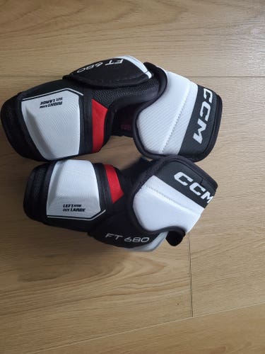 Senior Large CCM JetSpeed FT680 Elbow Pads (Used)