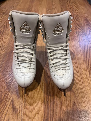 Jackson Ultima Artiste Figure Skates B Adult 5.5 (Used)
