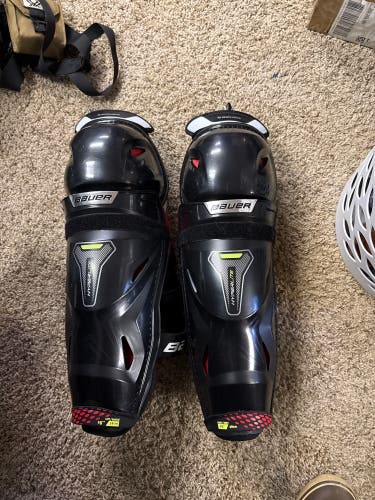 Senior Bauer Vapor Hyperlite 15" Shin Pads (New)
