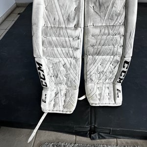 33" CCM Extreme Flex E4.9 Goalie Leg Pads (Used)