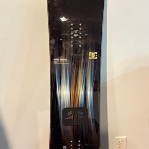 Men's DC Snowboard Without Bindings Medium Flex Directional Twin 160 cm (Used)