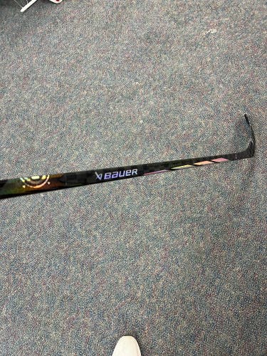 Junior Bauer Proto-R Hockey Stick Right Handed P28 40 Flex (Used)