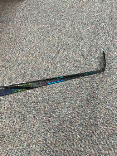 Junior Bauer Twitch Hockey Stick Right Handed P28 40 Flex (Used)