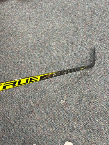 Youth True Catalyst 9x Hockey Stick Right Handed TC2.5 30 Flex (Used)