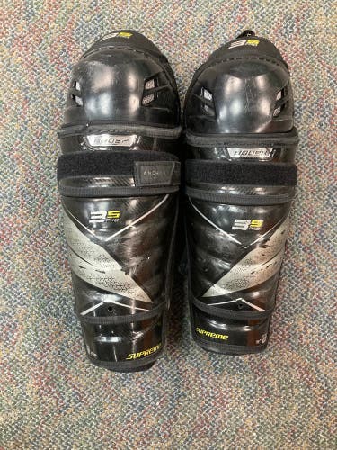 Junior Bauer Supreme 3S Pro Shin Pads 11" (Used)