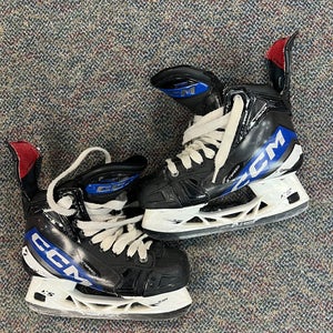 Intermediate CCM JetSpeed XTRA PLUS Hockey Skates | Size 4.5