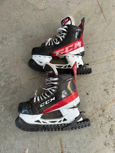 2022 CCM JetSpeed FT4 Pro Hockey Skates Regular Width 8 (Used)