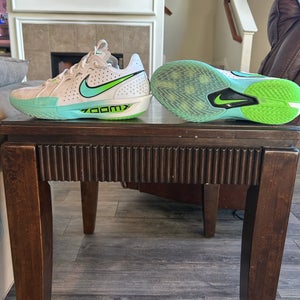 Men's Size M 9.5 (W 10.5) Nike Shoes (Used)