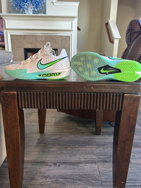 Men's Size M 9.5 (W 10.5) Nike Shoes (Used)