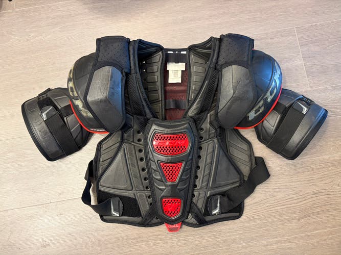 Large Senior CCM U+ CL Shoulder Pads Pro Stock (Used)