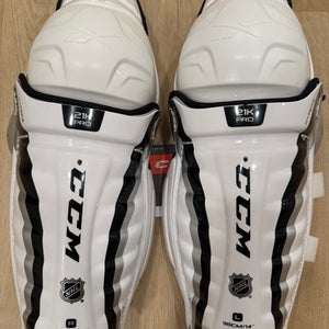 Senior CCM 21K Shin Pads 14" Pro Stock (New)