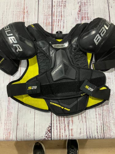 Small Senior Bauer Supreme S29 Shoulder Pads (Used)