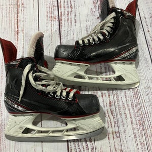 Senior Bauer Vapor X2.7 Hockey Skates Regular Width 6 (Used)