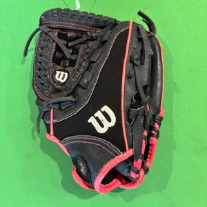 Wilson Flash RH Softball Glove 11"