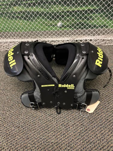 Riddell Surge Shoulder Pads | Youth Medium (12" - 13")