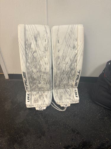 34" True L20.2 Goalie Leg Pads (Used)
