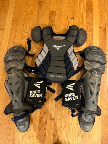 Gray Mizuno Samurai Catcher's Set (Used)