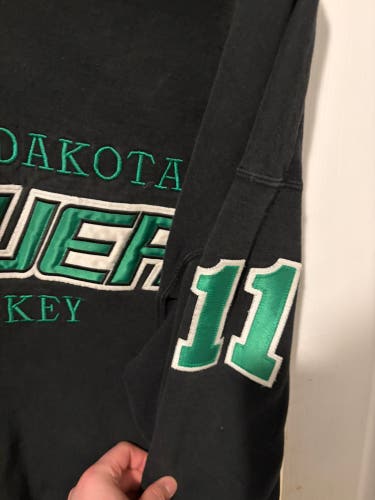 North Dakota Black Men's XXL Bauer Sweatshirt #11 (Used)