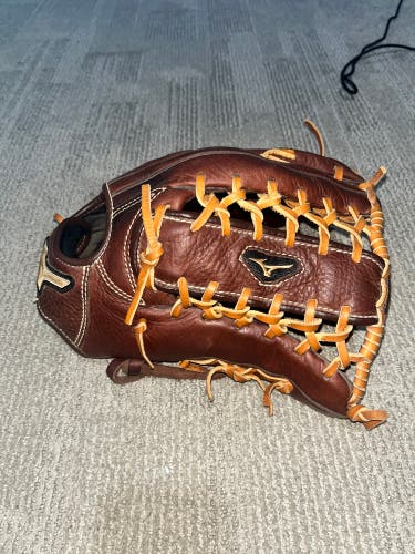 Mizuno MVP RH Outfield Baseball Glove 12.75" (Used)
