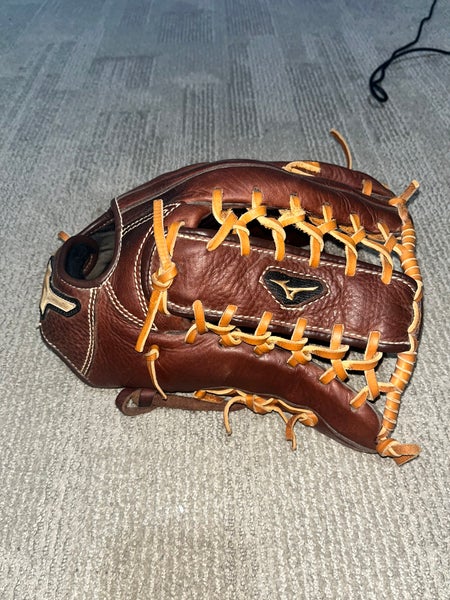 Mizuno MVP RH Outfield Baseball Glove 12.75" (Used)