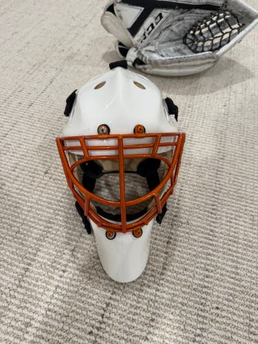 Senior Medium Coveted Mask 905 Pro Goalie Mask (Used)