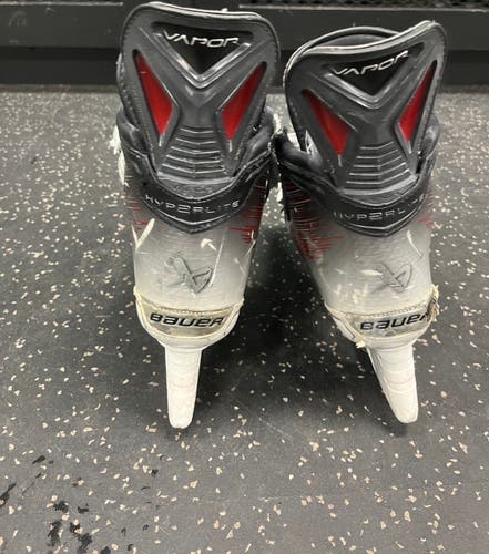 Red 2023 Bauer Vapor Hyperlite 2 Hockey Skates Pro Stock 7.5 (Used)