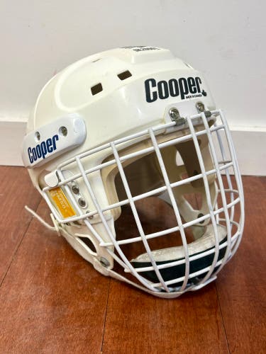 Retro Cooper SK2000 L / Large Hockey Helmet White Goalie Combo + Cooper HM 50 L / Large Cage (Used)