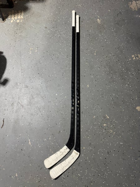 Senior Extra Lite Right Handed Hockey Stick 75 Flex (Used)