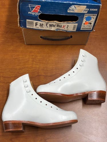 Riedell 32 Figure Skates I Junior 2 I (New)