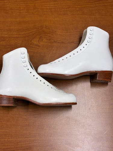 Riedell 220 Figure Skates Adult 7 I (New)
