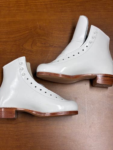 Riedell 75 Figure Skates I Junior 2.5 I (New)