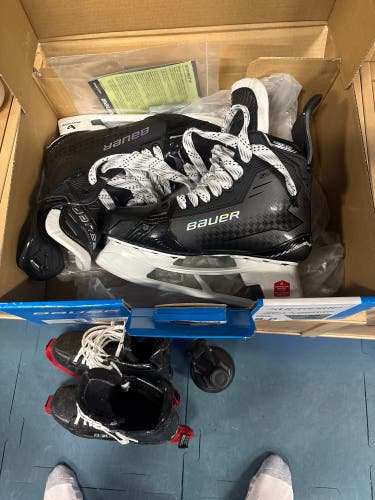 Black 2024 Bauer Supreme Shadow Hockey Skates 8 (New)
