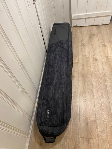Dakine FALL LINE SKI ROLLER BAG Ski Bag 190cm (Used)