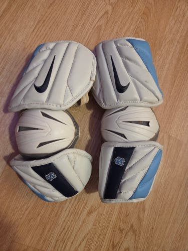 Large Nike Vapor Elite Arm Pads (Used)