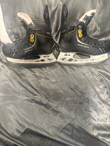 Black/Yellow 2012 Bauer Supreme One.9 Hockey Skates Size 3.5 (Used)