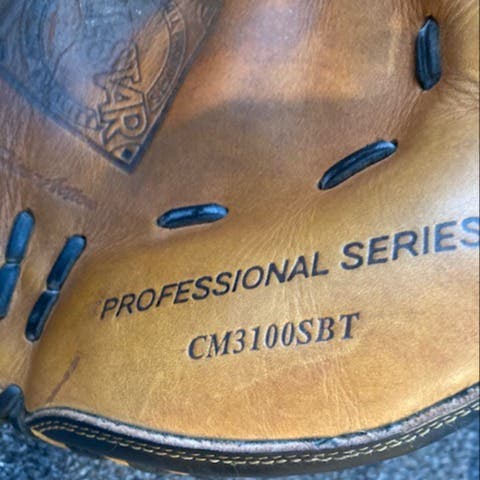 All Star RH CM3100sbt Catcher's Glove 33.5" (Used)