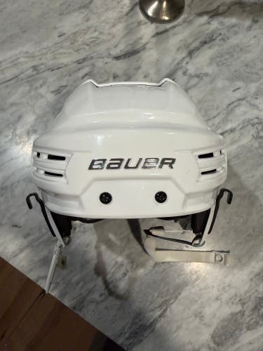 Large Bauer Re-Akt 200 Helmet (New)