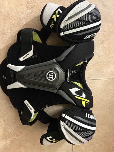 Small Junior Warrior ALPHA LX 20 Shoulder Pads (Used)