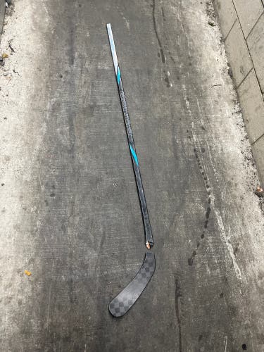 Broken Senior Bauer Nexus Tracer Right Handed Hockey Stick P92 70 Flex (Used)