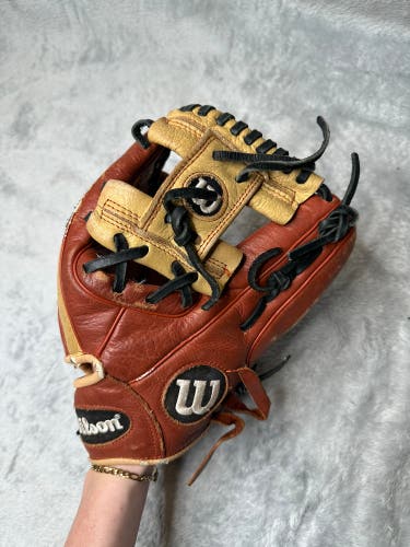 Brown Wilson A500 RH Infield Baseball Glove 11" (Used)