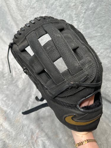 Black Nike MVP LH Outfield Baseball Glove 12.5" (Used)