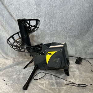 SKLZ Catapult Pitching  Machine (Used)