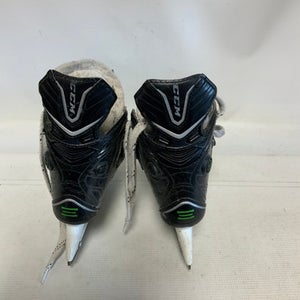 Used CCM RIBCORE MAXX PRO Junior Hockey Skate Junior 03.5 11823-S000037131