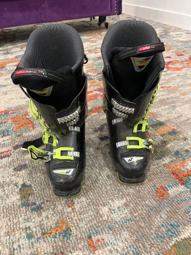 Mondo 25 & 25.5 Unisex Nordica Ski Boots Soft Flex (Used)