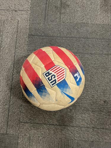 Used Nike USA SOCCER All Size Soccer Ball White 5 11614-S000230156
