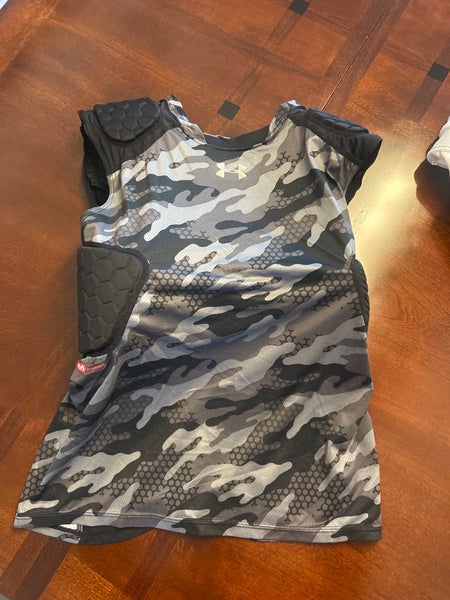 Small Men's Under Armour Compression (New)