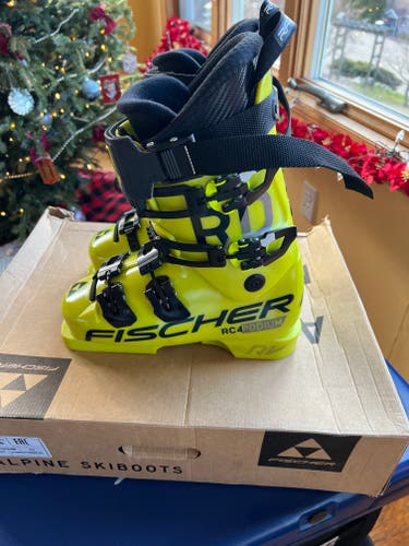 Mondo 24 & 24.5 Unisex Fischer Racing RC4 Podium Ski Boots Medium Flex (New)